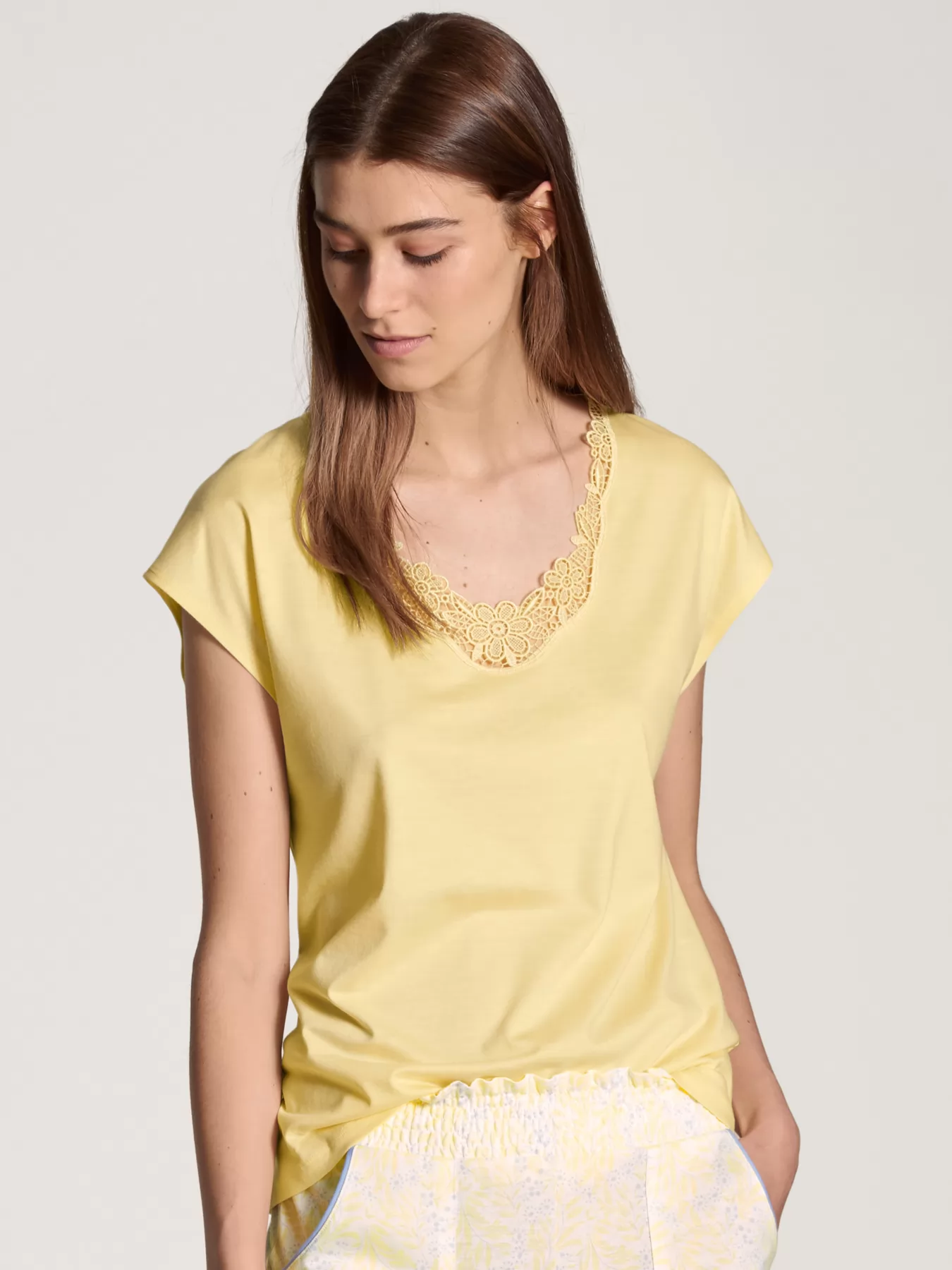żółty Koszulka damska Calida Favourites Daisy 14095 - zdjęcie 1