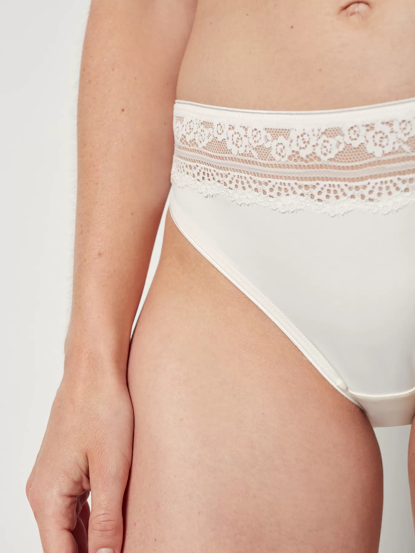 Kremowy Figi damskie Huber Micro Lace 015575 - zdjęcie 3