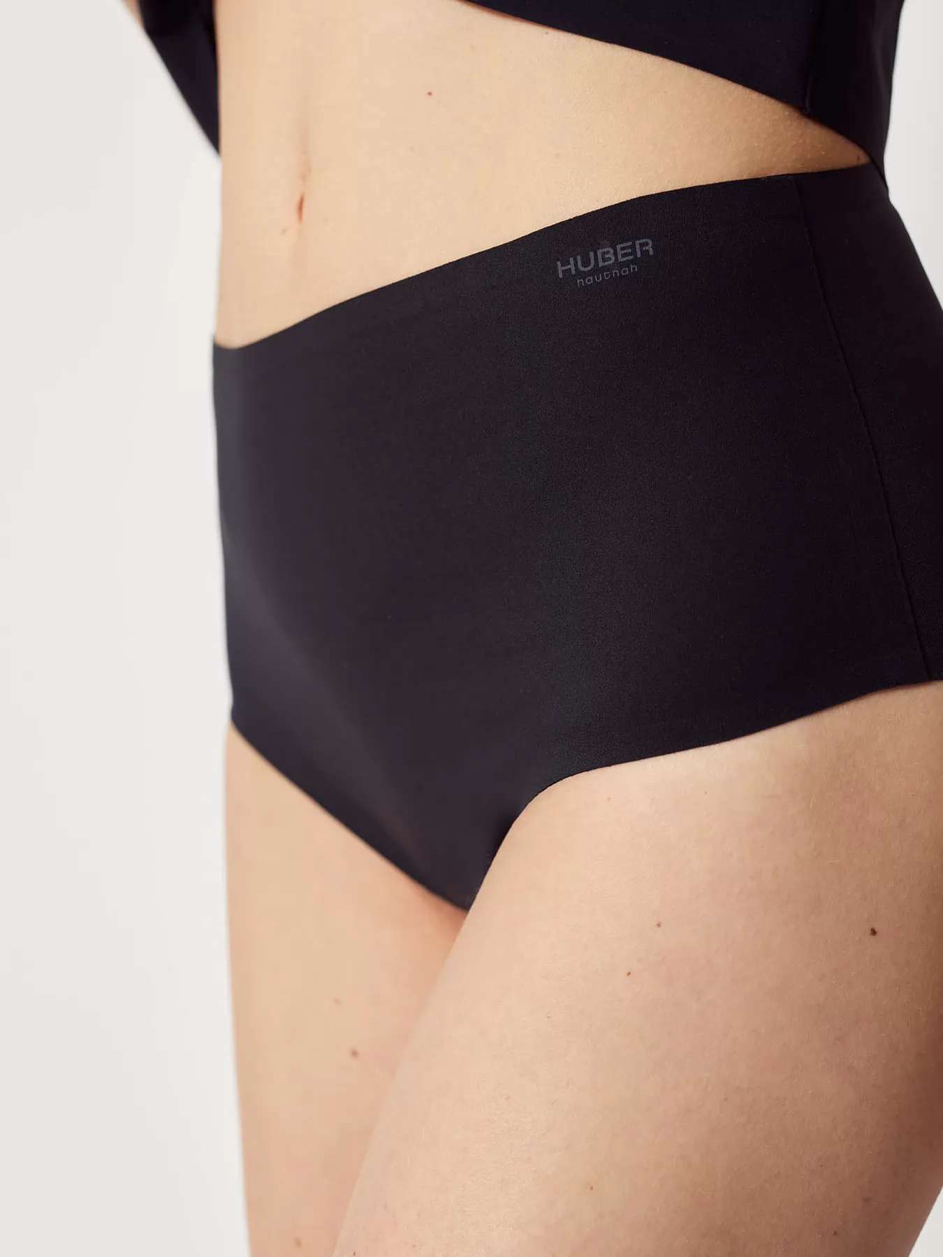 Czarny Figi pełne damskie Huber Micro Bonded 016004 - zdjęcie 3