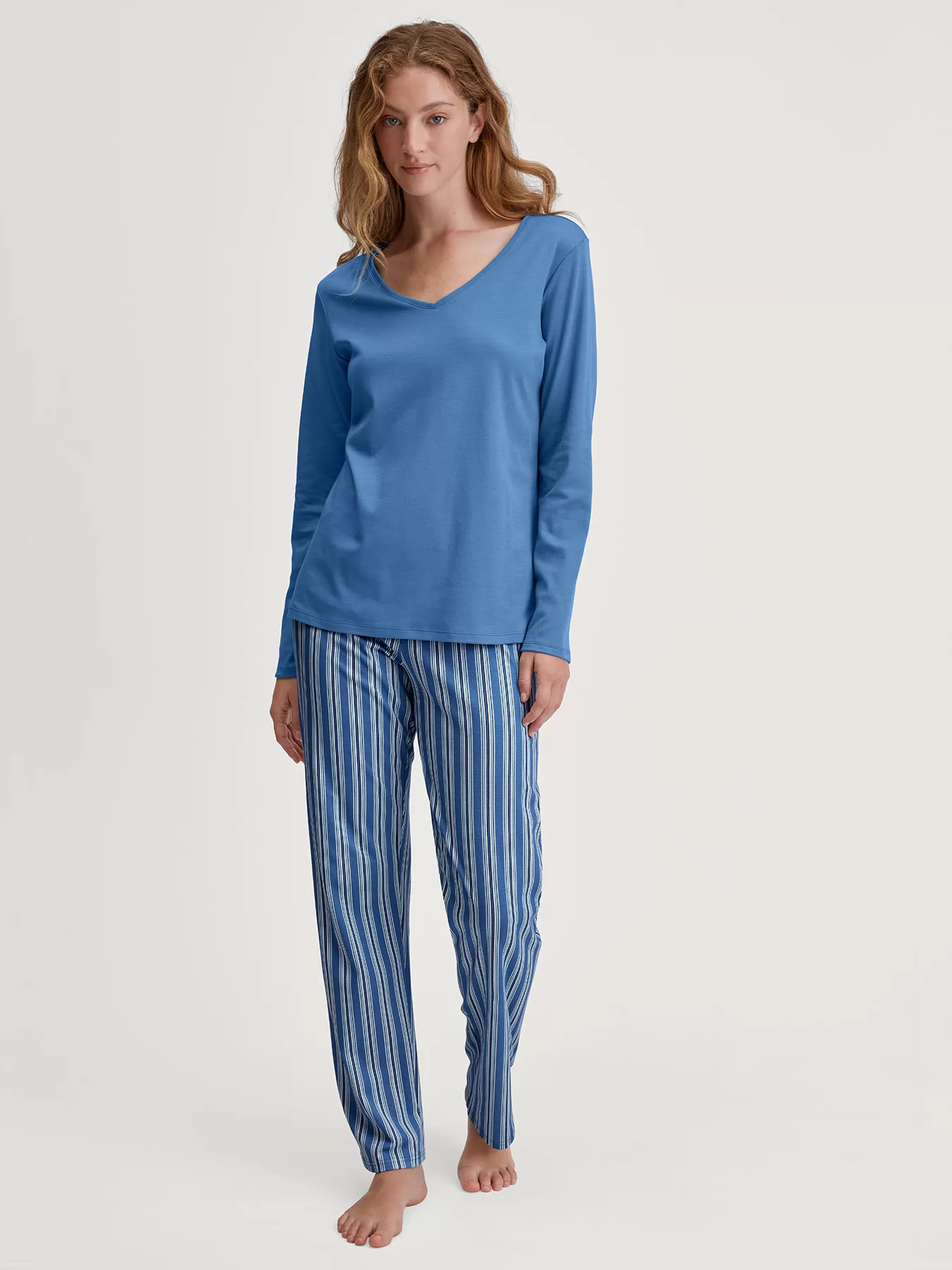 Niebieski Koszulka damska longsleeve Calida Favourites Journey 15058 - zdjęcie 4