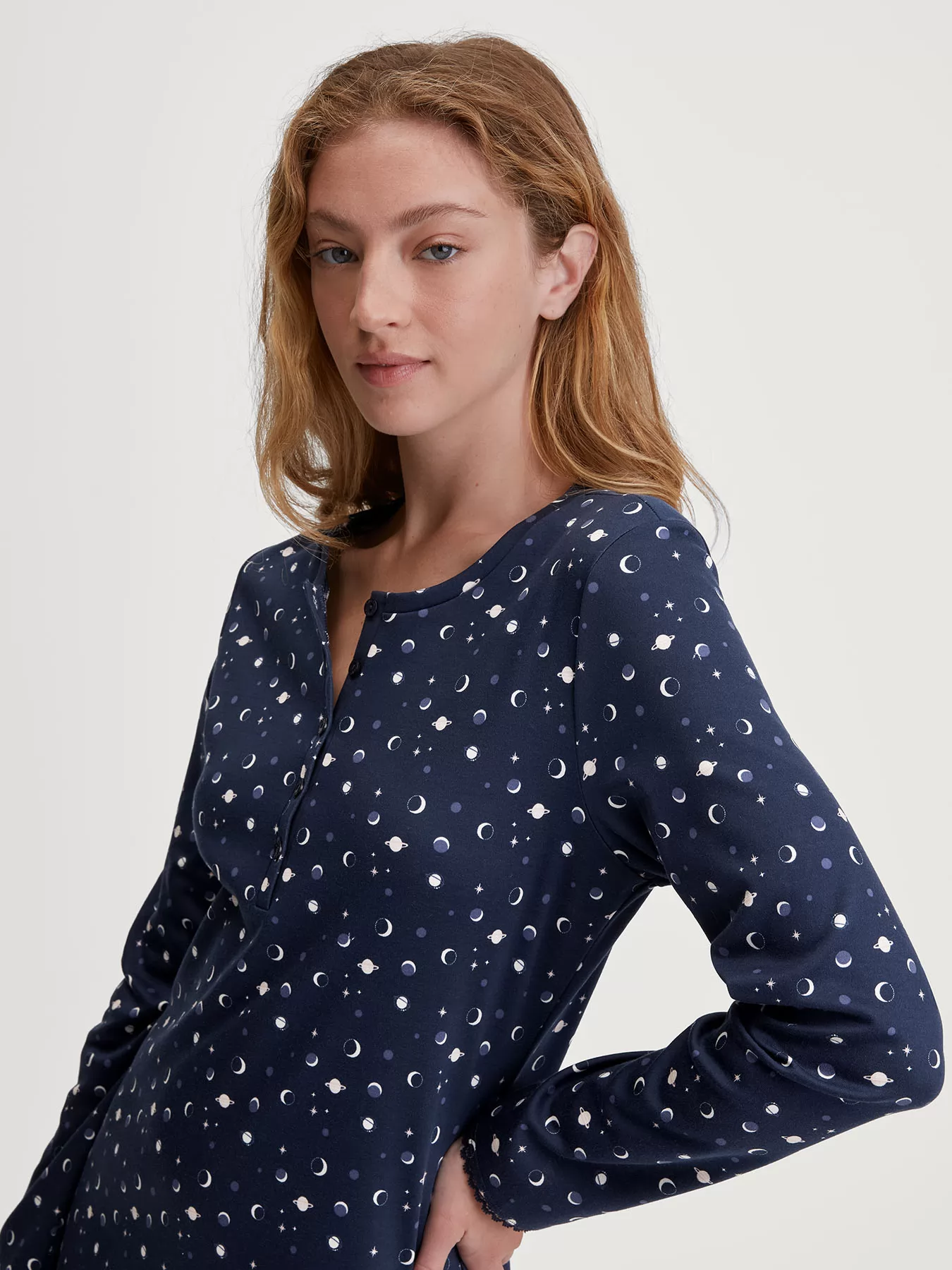 Granatowy Koszula nocna Calida Midnight Dreams 36351 - zdjęcie 4