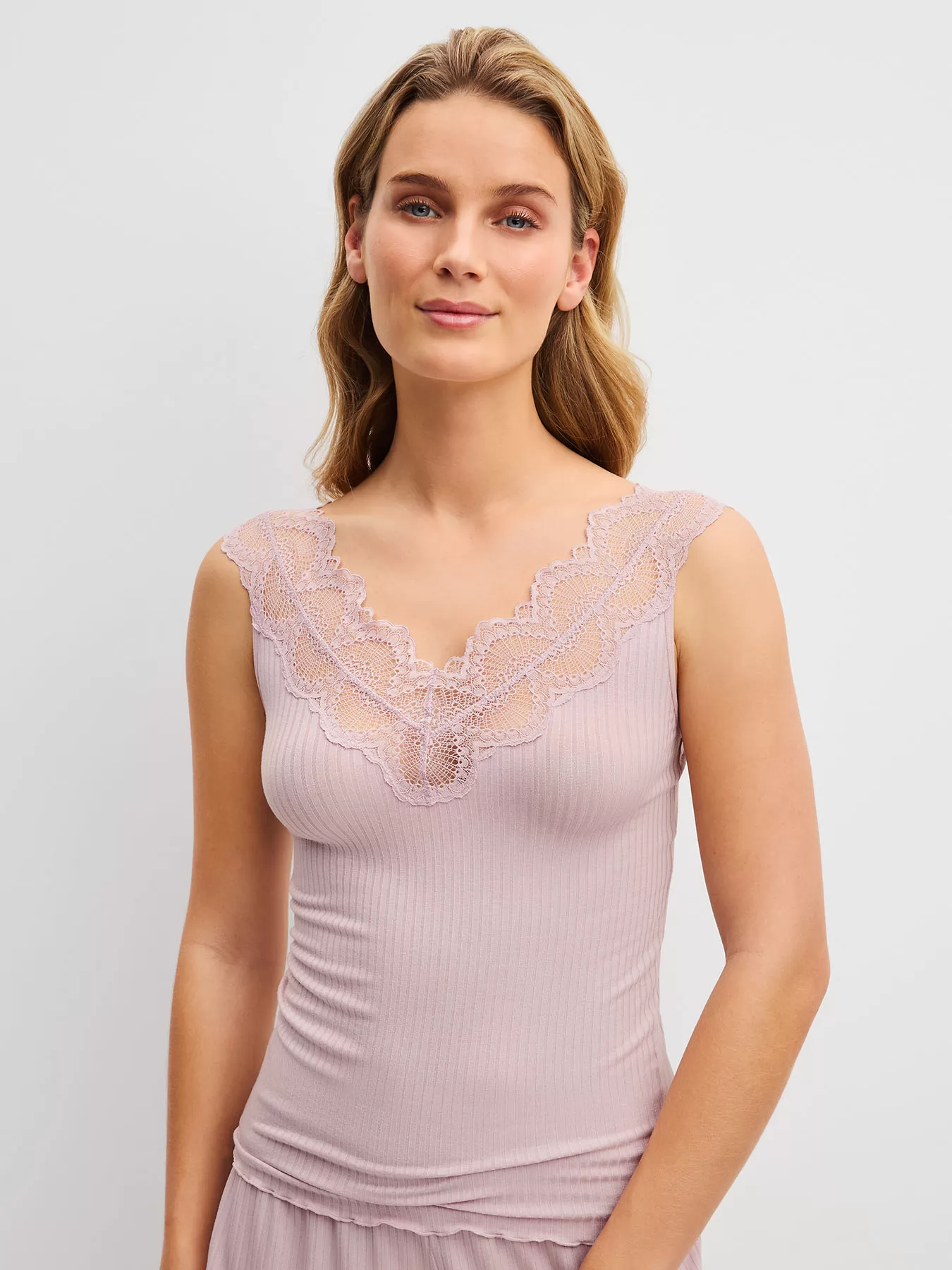 Pudrowy róż, różowy Top damski Calida Feminine Lounge 14657 - zdjęcie 1