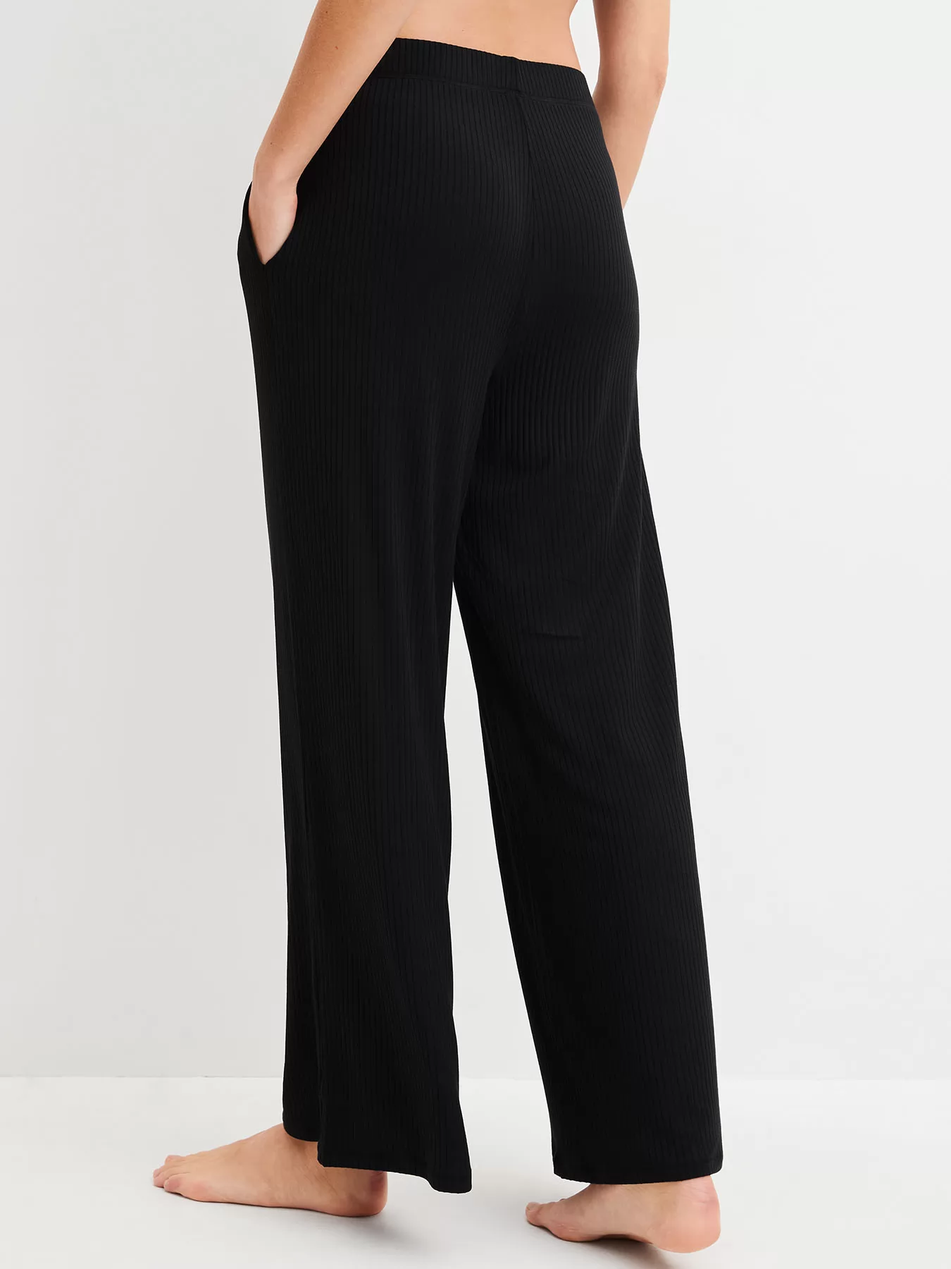 Czarny Spodnie damskie 7/8 Calida Feminine Lounge 29574 - zdjęcie 2