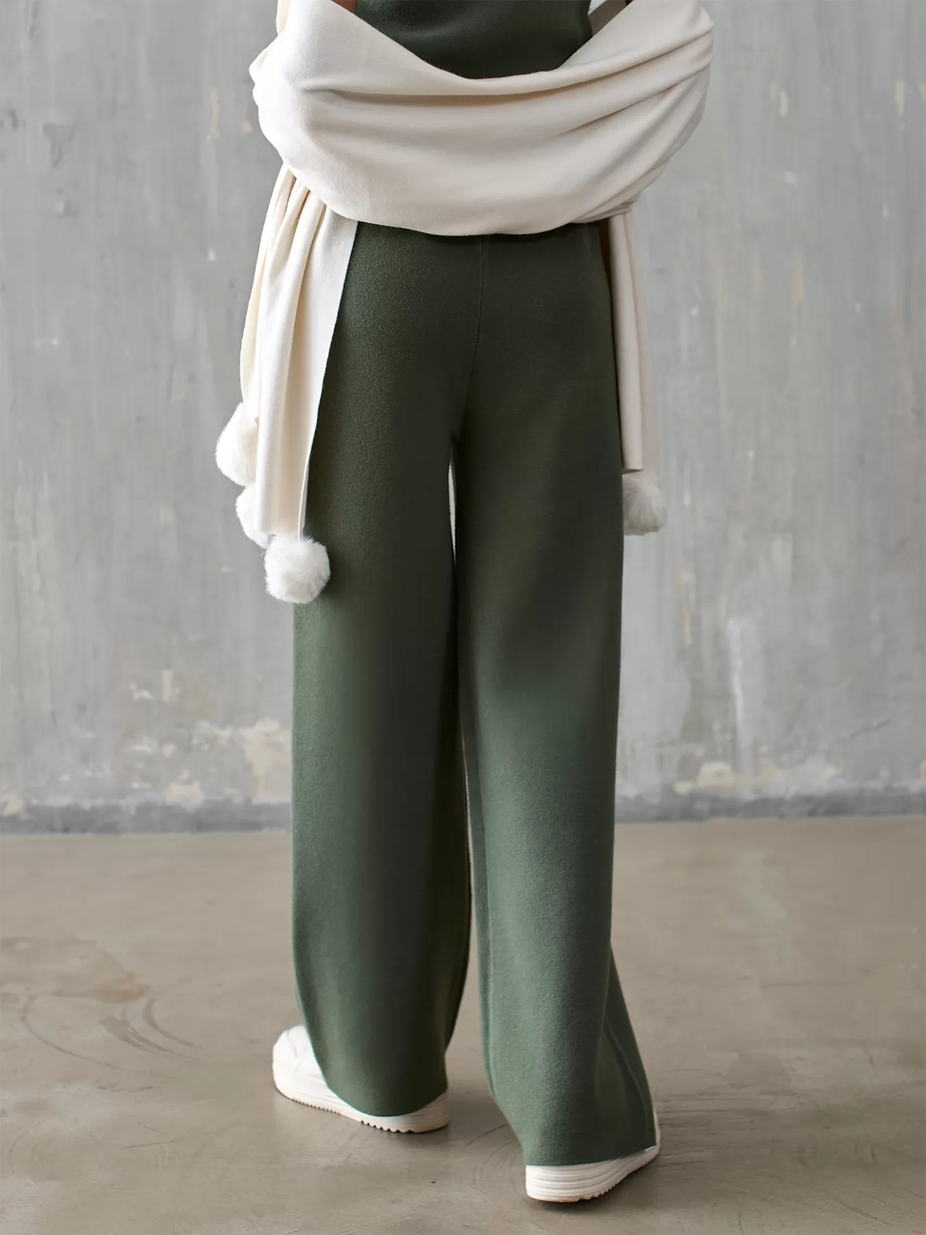Zielony Spodnie dresowe Iconique 26FW-34R - zdjęcie 2